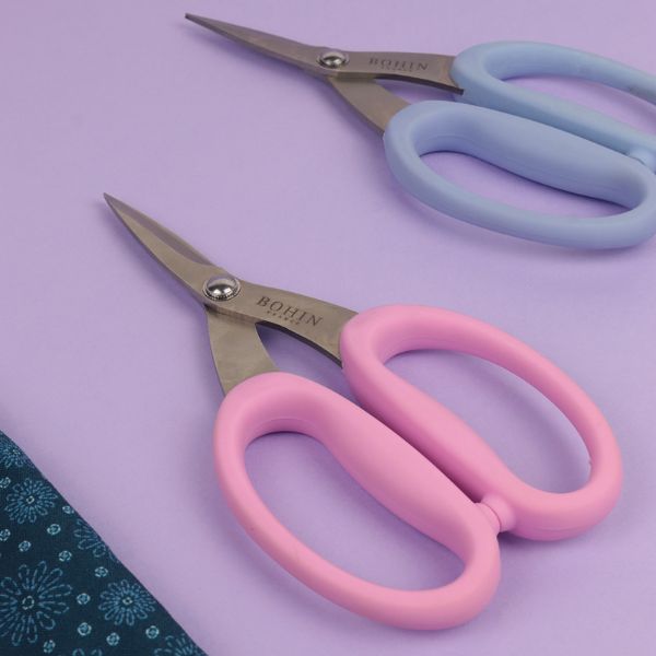 Micro-serrated precision scissors - Large soft rings